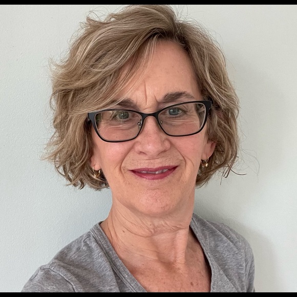 Meet your Posher, Kris - Picture 1 of 1